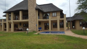 Zebula Golf Estate and Spa - Owl's Haven (10 pax) Moi Signature Luxury villa, Thabazimbi